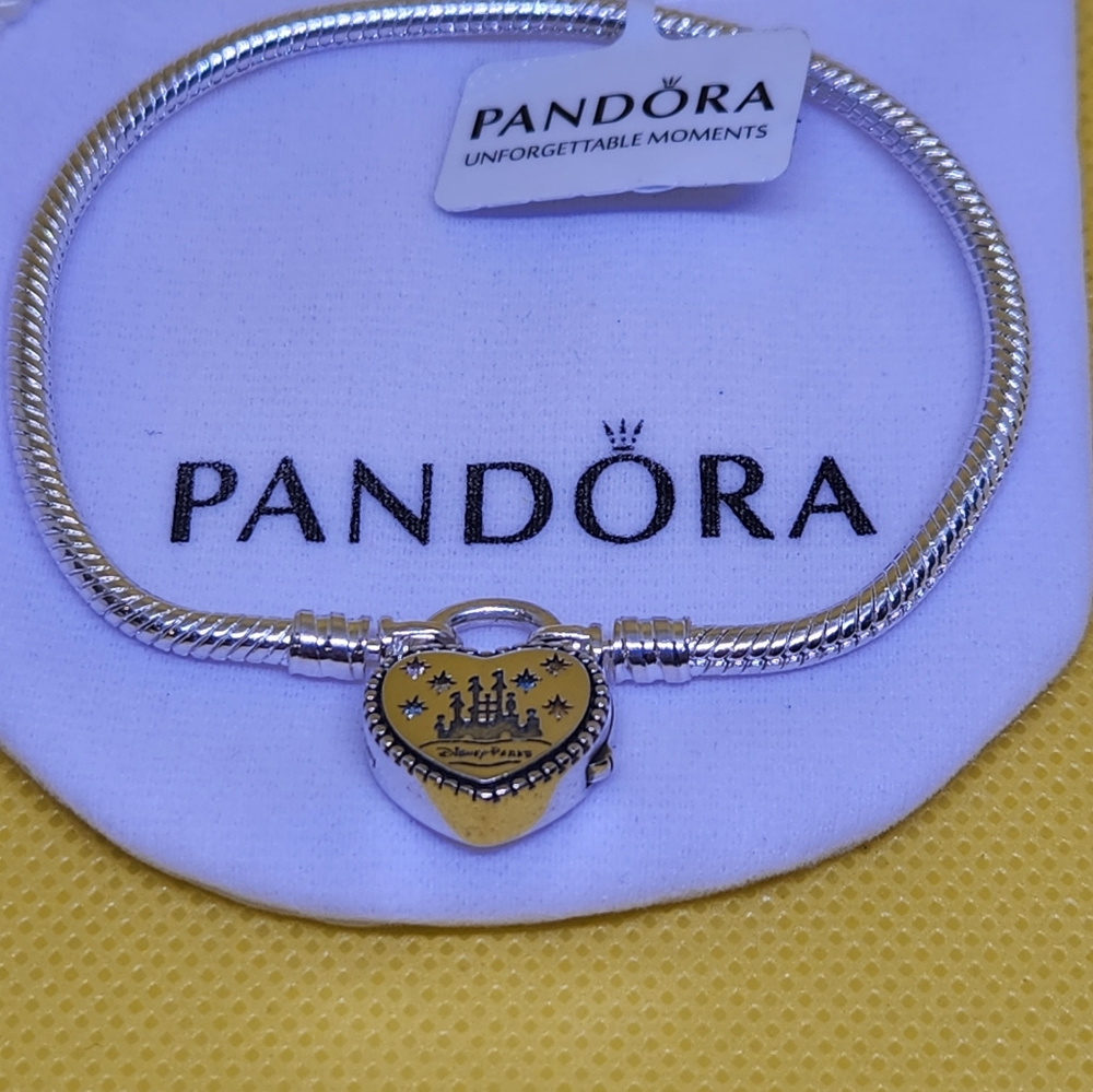 New Pandora Moments Disney Heart Charms Bracelet for women's Size 7.5 In